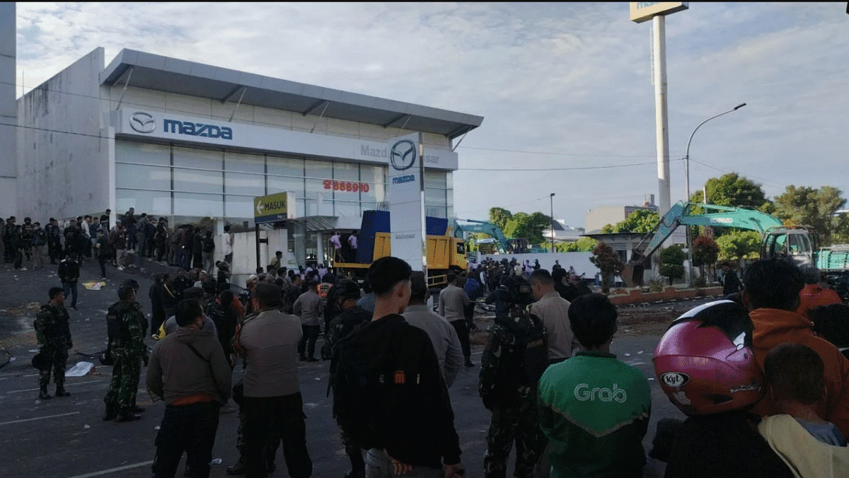 Eksekusi Lahan Mazda Pettarani Makassar