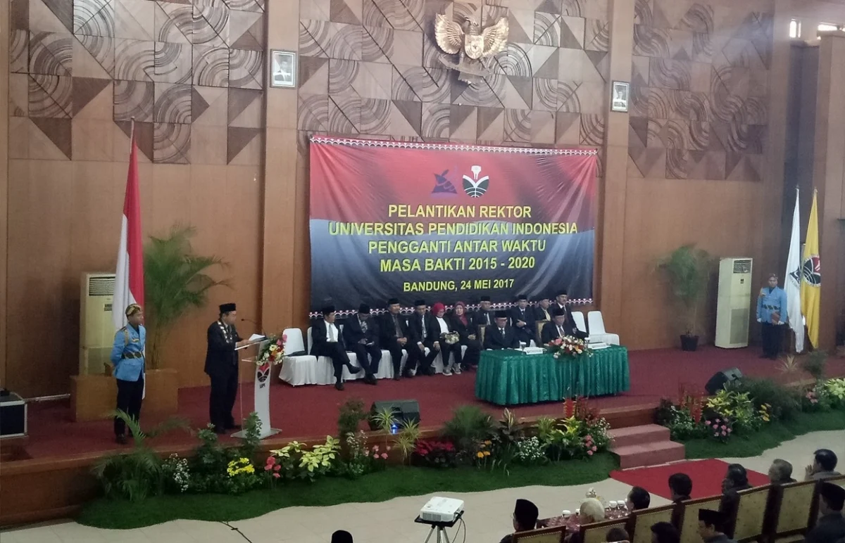 Pelantikan Rektor UPI Bahasa Inggris